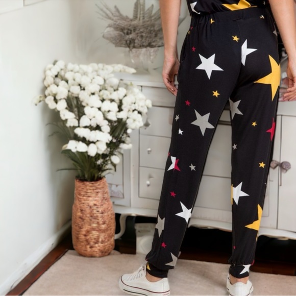 Two Piece Star Printed Casual Lounge Set - Picture 9 of 11
